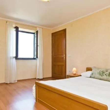 House In With Balcony, Air Conditioning, W-lan, Washing Machine *